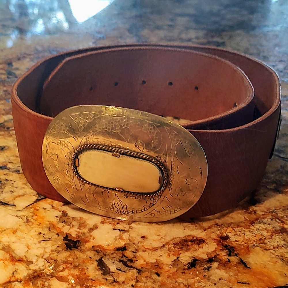 Chico's Brown Leather Belt with Silver-Tone Conchos - Picture 5 of 14